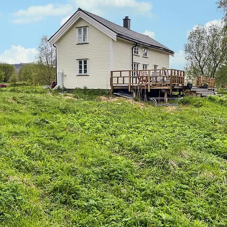 Holiday home Lovely In With Wifi