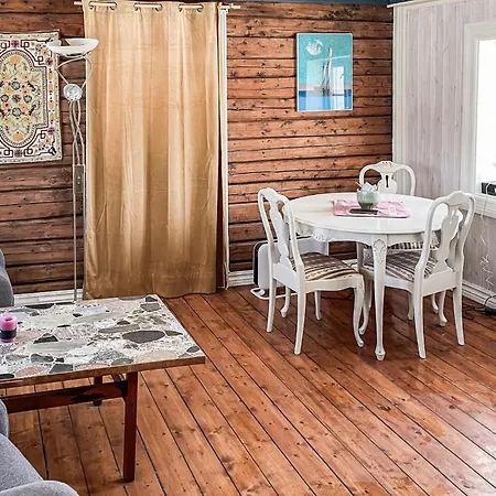 Holiday home Lovely In With Wifi